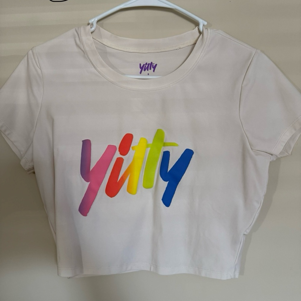 YITTY White Tees Short Sleeve Cropped T-Shirt with Colorful Graphic
